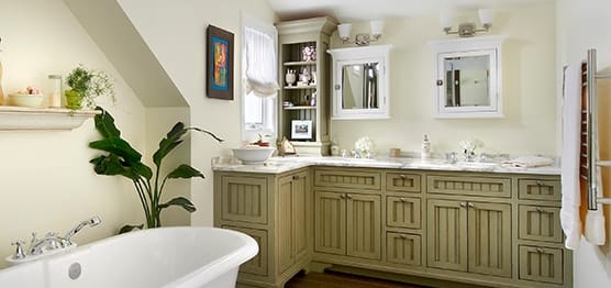 Traditional little bathroom design and remodeling in Location