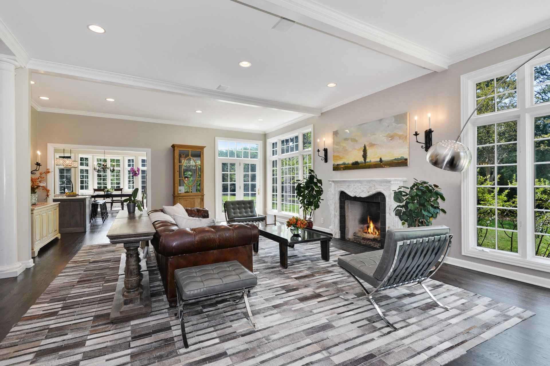 Living room with a fireplace in lake forest