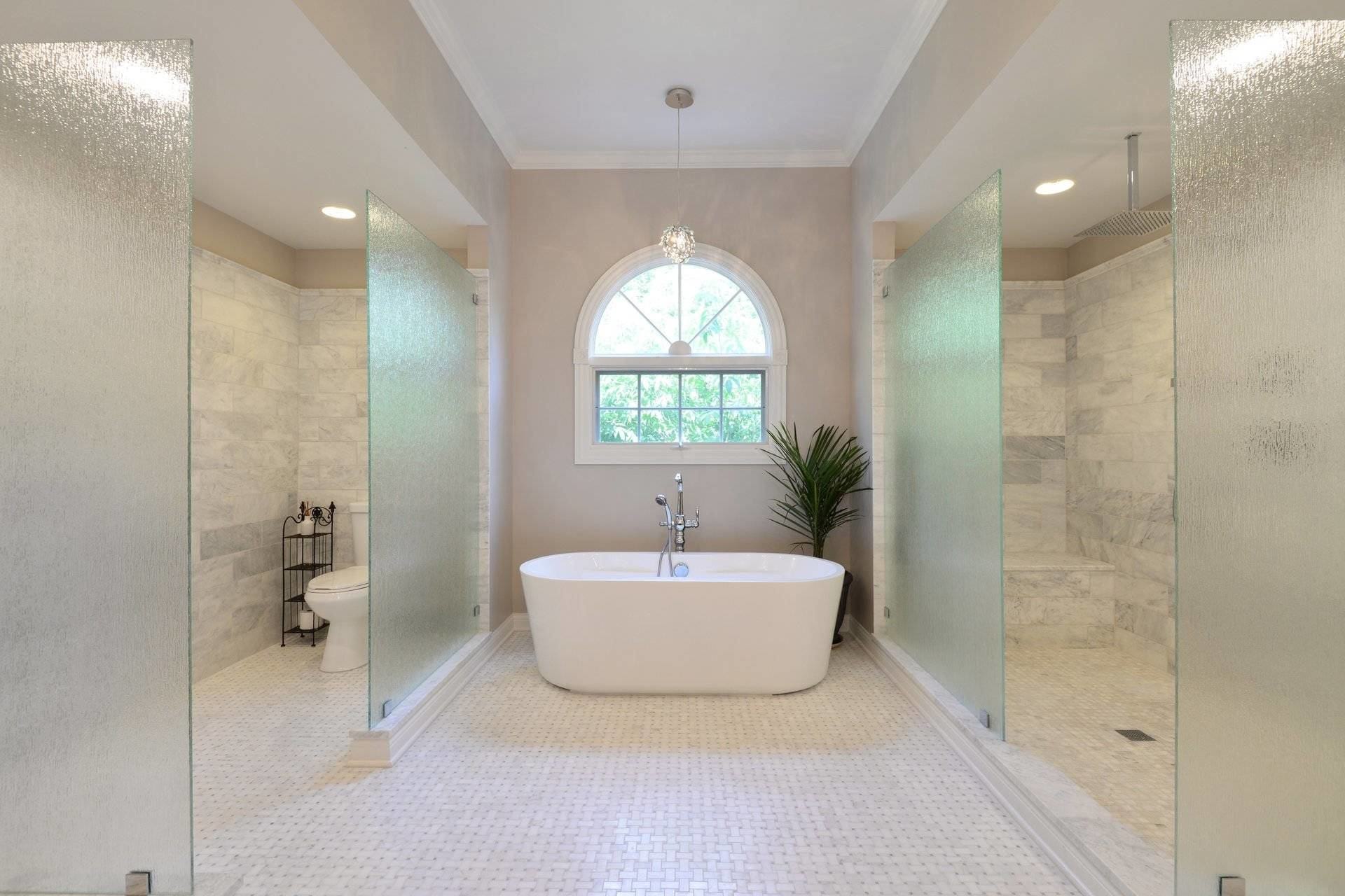 White master bathroom in lake forest