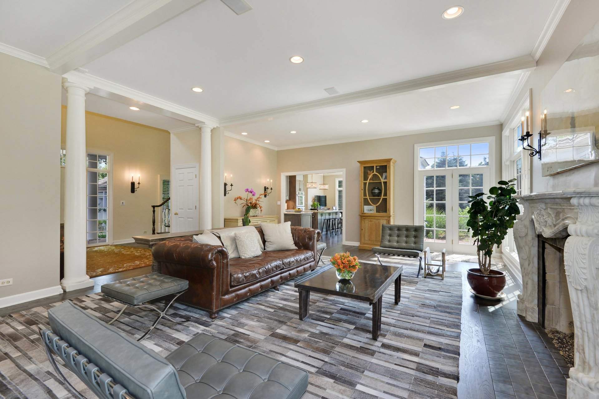 Living room with leather furniture in lake forest
